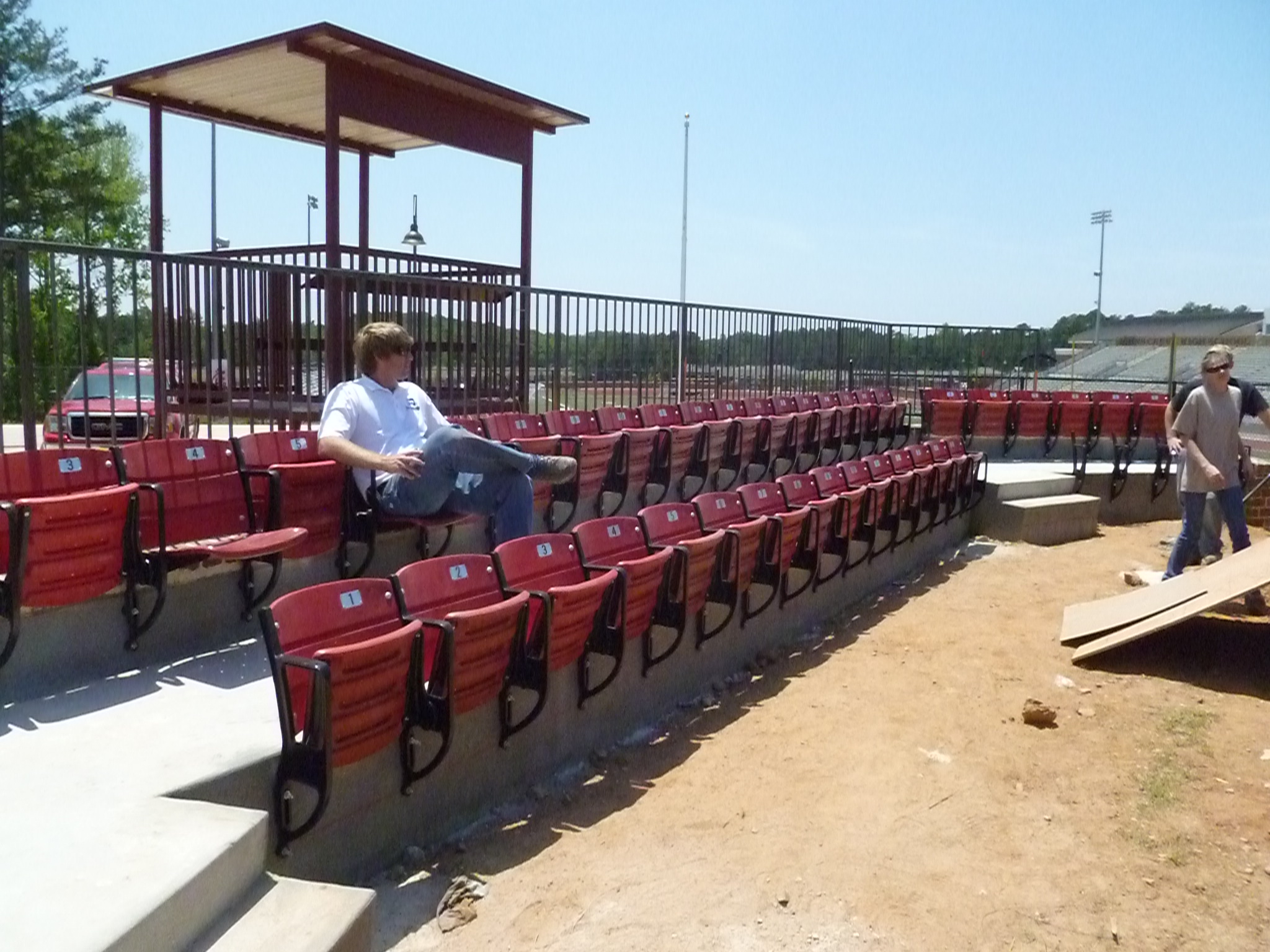 stadiumseating.net: Pictures and Customer List